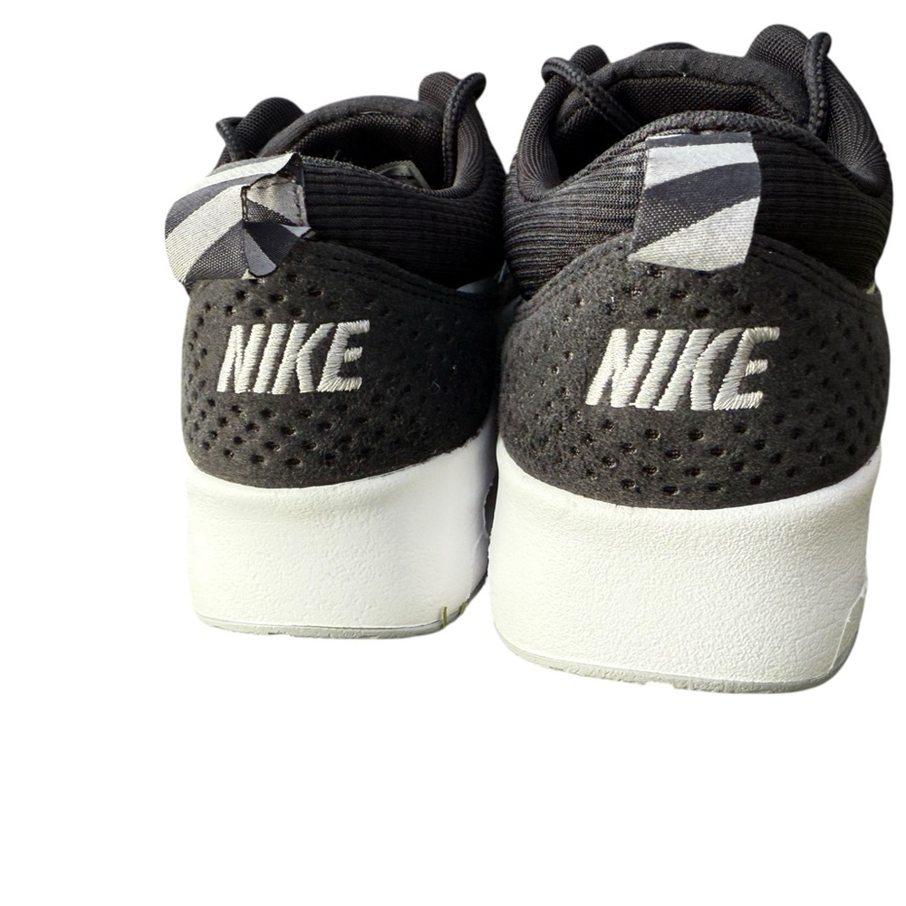 Nike Wmns Air Max Black & White siza 7.5 - Picture 8 of 8